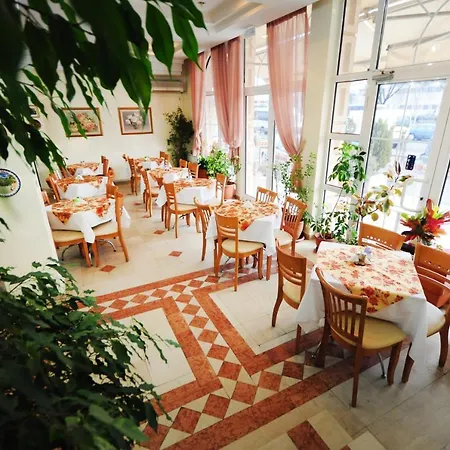 Vip - New Management Hotel 3*